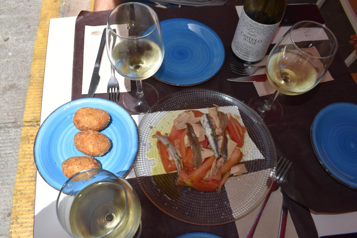 tapas y vino