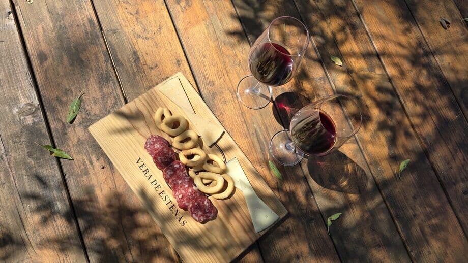 aperitivo en las bodegas de requena