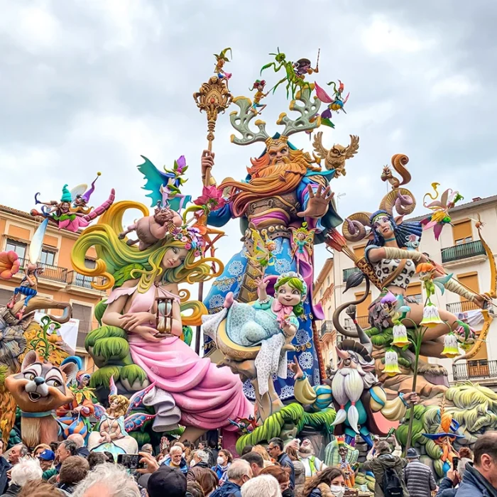 Complete Guide to the Fallas of Valencia 2025: History, Traditions and Indispensable Plans