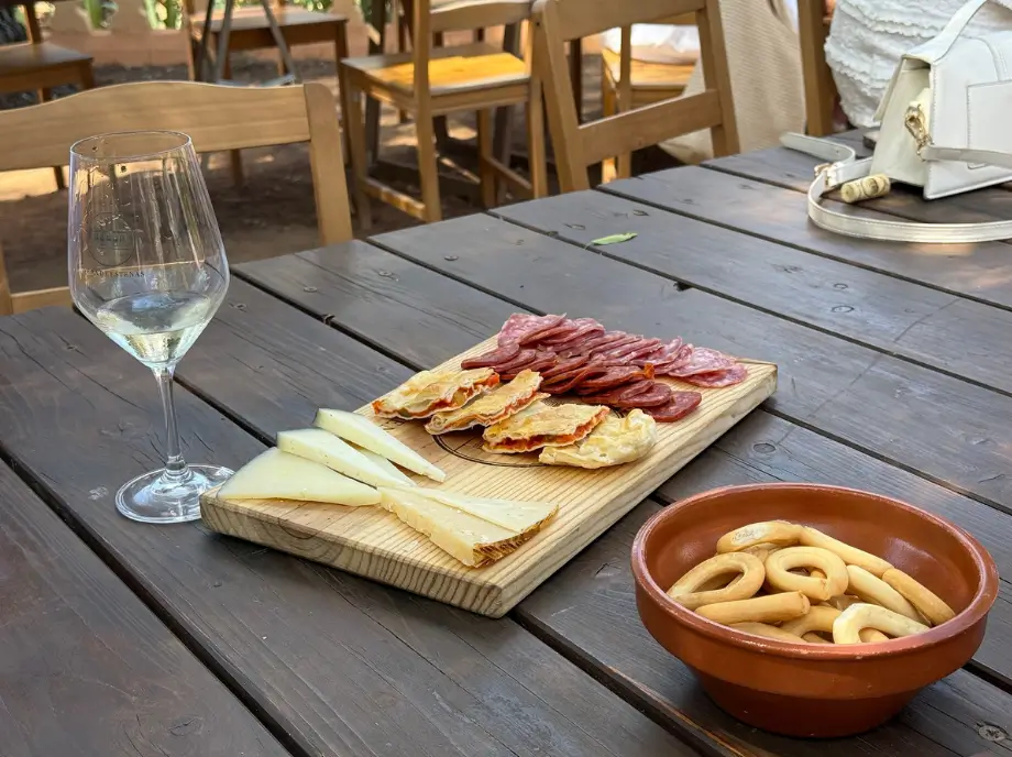 Wine and cheese tasting appetizers