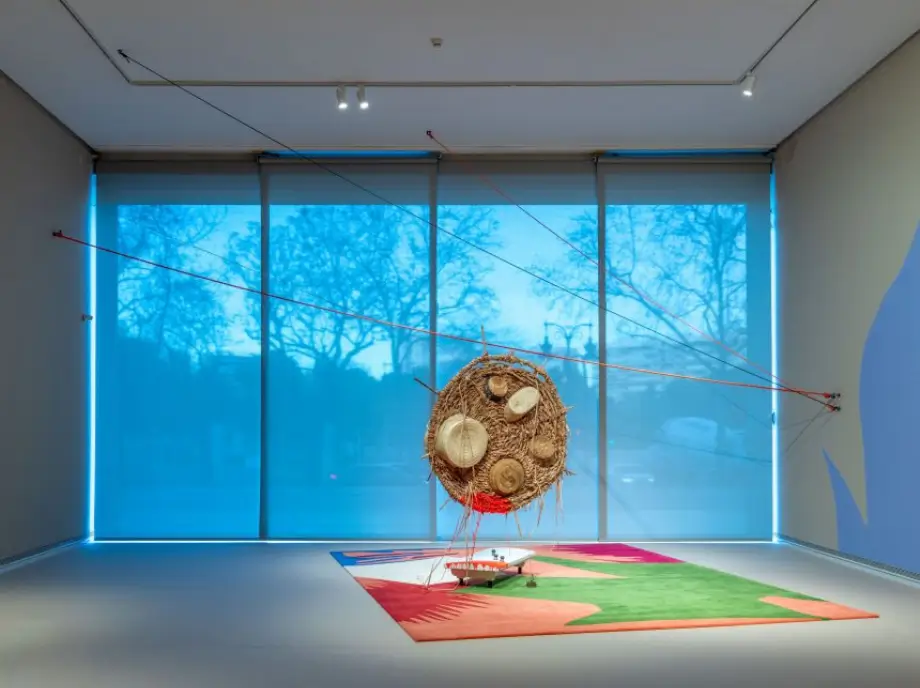 Pieza de arte contemporáneo de A Media Lumbre en Valencia.