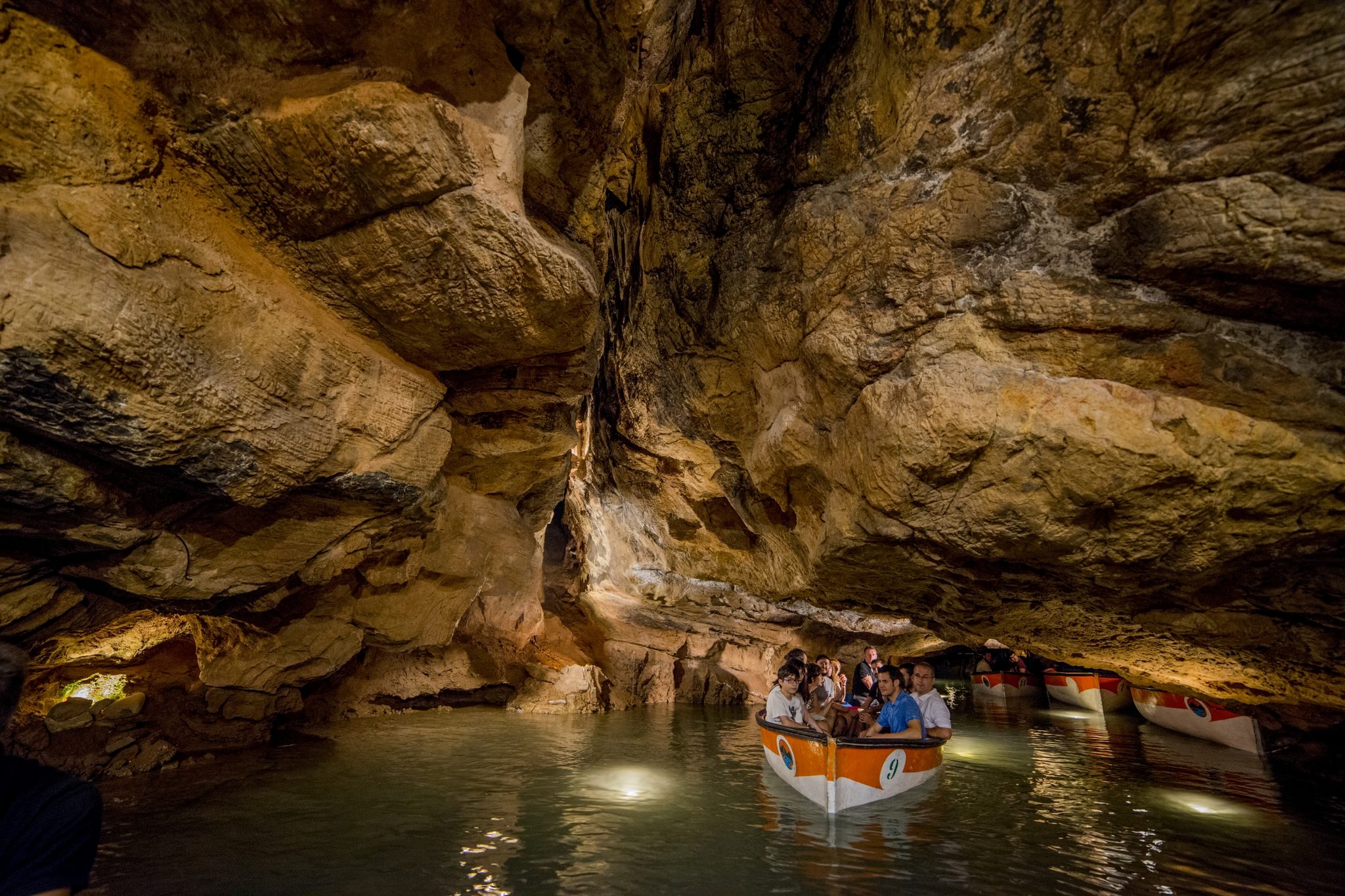 Gita in barca lungo il fiume sotterraneo delle Grotte di San José