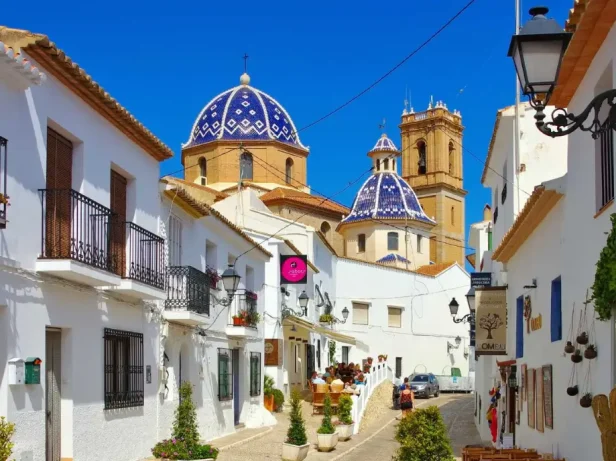 Altea Alicante: calles con encanto y esencia mediterránea