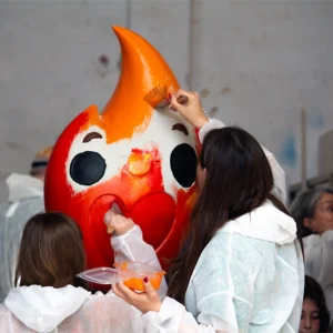 Fallas all year round: workshop with Fallas artists