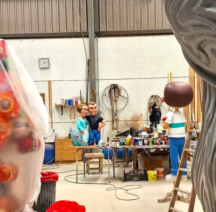 Fallas all year round: workshop with Fallas artists