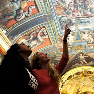 Tour frescos ocultos y la iglesia más antigua de Valencia